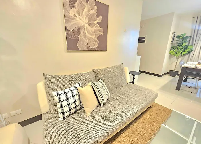 Soft Glam 2br Greenbelt Hamilton