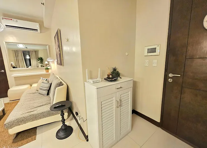 Soft Glam 2br Greenbelt Hamilton