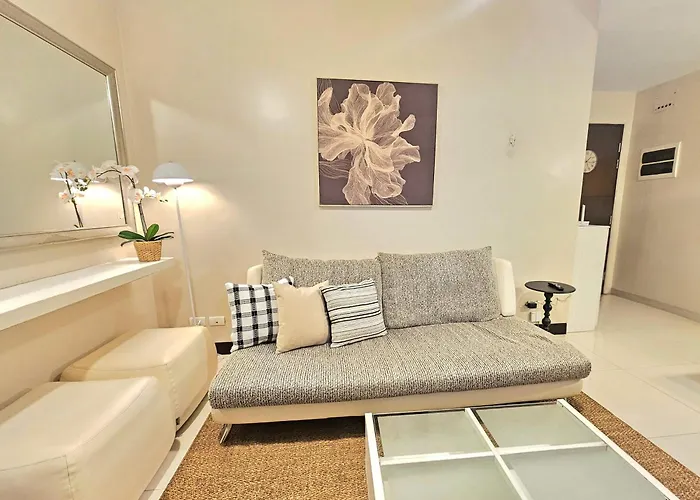 Soft Glam 2br Greenbelt Hamilton