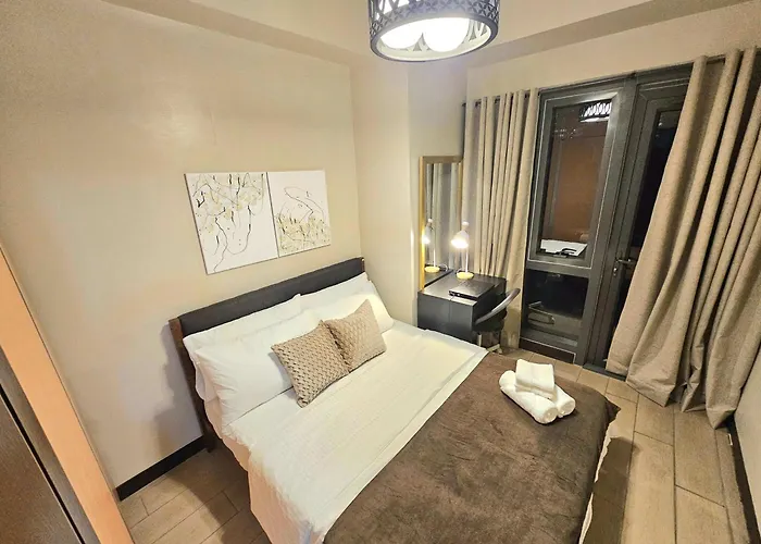 Soft Glam 2br Greenbelt Hamilton Apartahotel