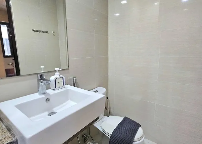 Soft Glam 2br Greenbelt Hamilton